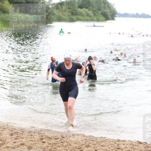 21.06.2026 - 29. Vierlanden-Triathlon Andreas Tolksdorf http://msf.ph/oto/9851651 21.06.2026 10:18:18 Schwimmen 494, 499, 571, 592, 606, 618 meine-sportfotos.de