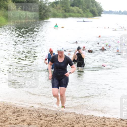 21.06.2026 - 29. Vierlanden-Triathlon Andreas Tolksdorf http://msf.ph/oto/9851658 21.06.2026 10:18:18 Schwimmen 494, 499, 571, 592, 606, 618 meine-sportfotos.de