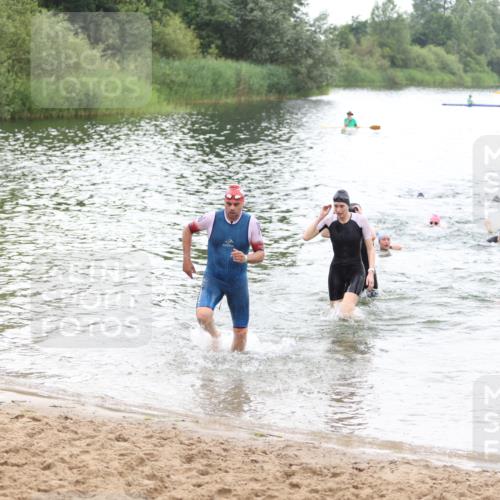 21.06.2026 - 29. Vierlanden-Triathlon Andreas Tolksdorf http://msf.ph/oto/9851672 21.06.2026 10:18:21 Schwimmen 499, 571, 582, 592, 606, 618 meine-sportfotos.de