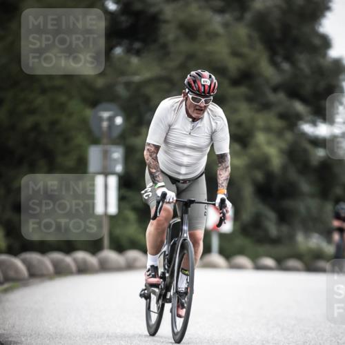 21.06.2026 - 29. Vierlanden-Triathlon H.Heesch http://msf.ph/oto/9851679 21.06.2026 12:04:22 Radfahren 863, 893, 894, 900 meine-sportfotos.de