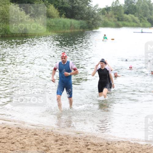 21.06.2026 - 29. Vierlanden-Triathlon Andreas Tolksdorf http://msf.ph/oto/9851681 21.06.2026 10:18:21 Schwimmen 499, 571, 582, 592, 606, 618 meine-sportfotos.de
