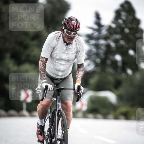 21.06.2026 - 29. Vierlanden-Triathlon H.Heesch http://msf.ph/oto/9851694 21.06.2026 12:04:22 Radfahren 863, 893, 894, 900 meine-sportfotos.de