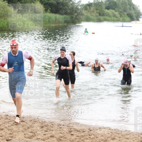 21.06.2026 - 29. Vierlanden-Triathlon Andreas Tolksdorf http://msf.ph/oto/9851708 21.06.2026 10:18:23 Schwimmen 499, 513, 539, 571, 582, 592, 605, 606, 608, 618 meine-sportfotos.de