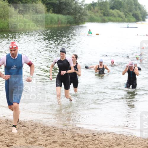 21.06.2026 - 29. Vierlanden-Triathlon Andreas Tolksdorf http://msf.ph/oto/9851711 21.06.2026 10:18:23 Schwimmen 499, 513, 539, 571, 582, 592, 605, 606, 608, 618 meine-sportfotos.de