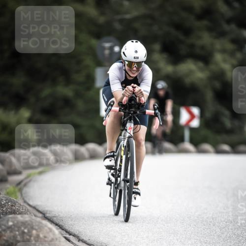 21.06.2026 - 29. Vierlanden-Triathlon H.Heesch http://msf.ph/oto/9851736 21.06.2026 12:04:49 Radfahren 766, 828 meine-sportfotos.de