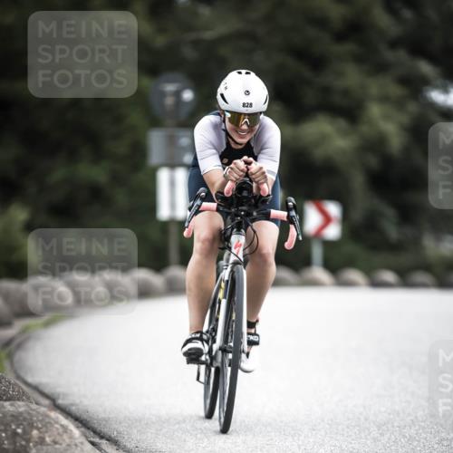 21.06.2026 - 29. Vierlanden-Triathlon H.Heesch http://msf.ph/oto/9851742 21.06.2026 12:04:49 Radfahren 766, 828 meine-sportfotos.de