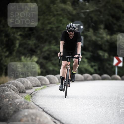 21.06.2026 - 29. Vierlanden-Triathlon H.Heesch http://msf.ph/oto/9851758 21.06.2026 12:04:52 Radfahren 766, 828 meine-sportfotos.de
