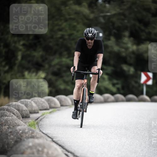 21.06.2026 - 29. Vierlanden-Triathlon H.Heesch http://msf.ph/oto/9851763 21.06.2026 12:04:52 Radfahren 766, 828 meine-sportfotos.de