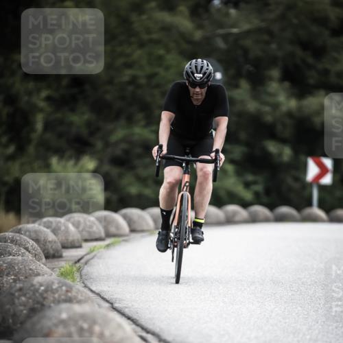 21.06.2026 - 29. Vierlanden-Triathlon H.Heesch http://msf.ph/oto/9851766 21.06.2026 12:04:52 Radfahren 766, 828 meine-sportfotos.de