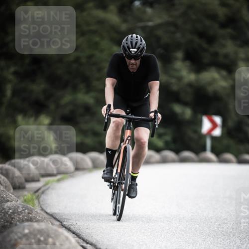 21.06.2026 - 29. Vierlanden-Triathlon H.Heesch http://msf.ph/oto/9851776 21.06.2026 12:04:52 Radfahren 766, 828 meine-sportfotos.de