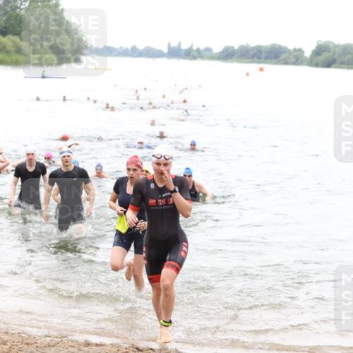 21.06.2026 - 29. Vierlanden-Triathlon Andreas Tolksdorf http://msf.ph/oto/9851778 21.06.2026 10:18:31 Schwimmen 368, 391, 499, 510, 513, 516, 539, 558, 582, 583, 590, 605, 608 meine-sportfotos.de