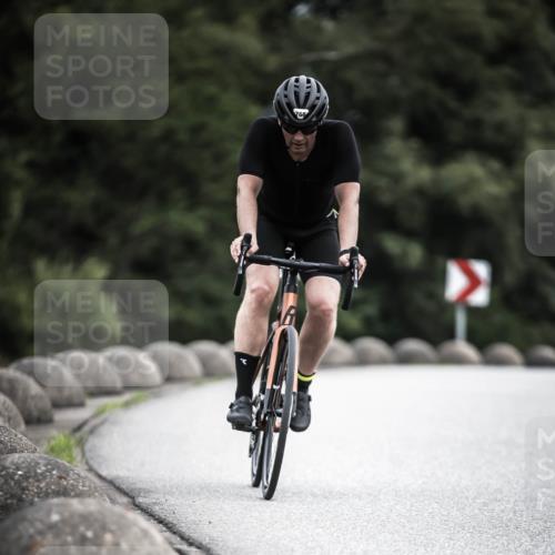 21.06.2026 - 29. Vierlanden-Triathlon H.Heesch http://msf.ph/oto/9851779 21.06.2026 12:04:52 Radfahren 766, 828 meine-sportfotos.de