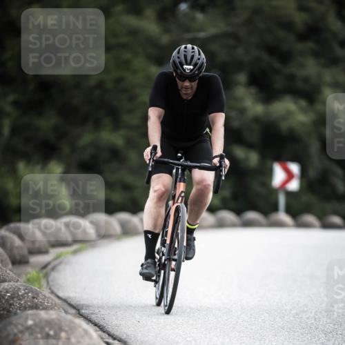 21.06.2026 - 29. Vierlanden-Triathlon H.Heesch http://msf.ph/oto/9851780 21.06.2026 12:04:52 Radfahren 766, 828 meine-sportfotos.de