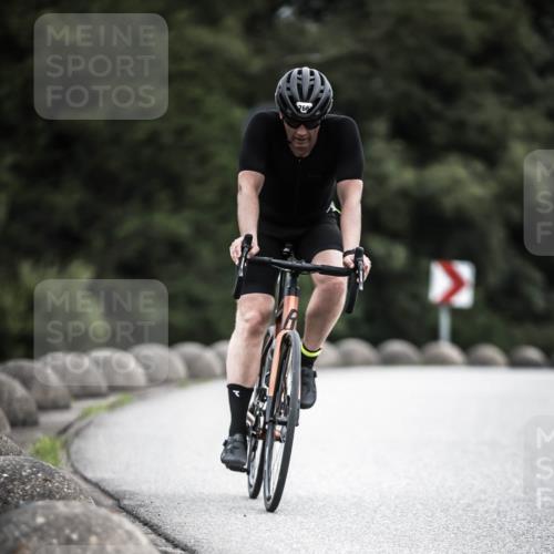 21.06.2026 - 29. Vierlanden-Triathlon H.Heesch http://msf.ph/oto/9851782 21.06.2026 12:04:52 Radfahren 766, 828 meine-sportfotos.de