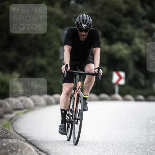 21.06.2026 - 29. Vierlanden-Triathlon H.Heesch http://msf.ph/oto/9851786 21.06.2026 12:04:53 Radfahren 766, 828 meine-sportfotos.de