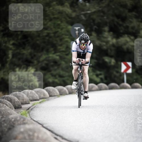 21.06.2026 - 29. Vierlanden-Triathlon H.Heesch http://msf.ph/oto/9851790 21.06.2026 12:05:00 Radfahren 245, 781, 964 meine-sportfotos.de