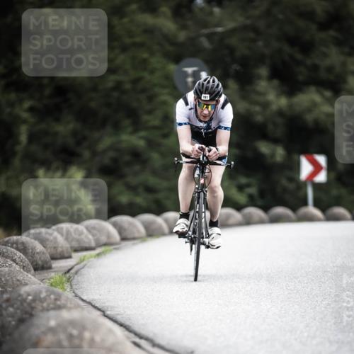 21.06.2026 - 29. Vierlanden-Triathlon H.Heesch http://msf.ph/oto/9851799 21.06.2026 12:05:01 Radfahren 245, 781, 882, 964 meine-sportfotos.de