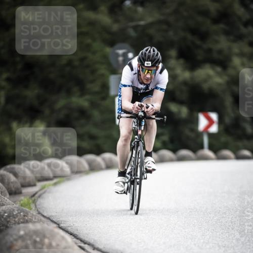 21.06.2026 - 29. Vierlanden-Triathlon H.Heesch http://msf.ph/oto/9851809 21.06.2026 12:05:01 Radfahren 245, 781, 882, 964 meine-sportfotos.de