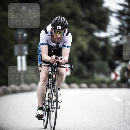 21.06.2026 - 29. Vierlanden-Triathlon H.Heesch http://msf.ph/oto/9851828 21.06.2026 12:05:02 Radfahren 245, 781, 882, 964 meine-sportfotos.de