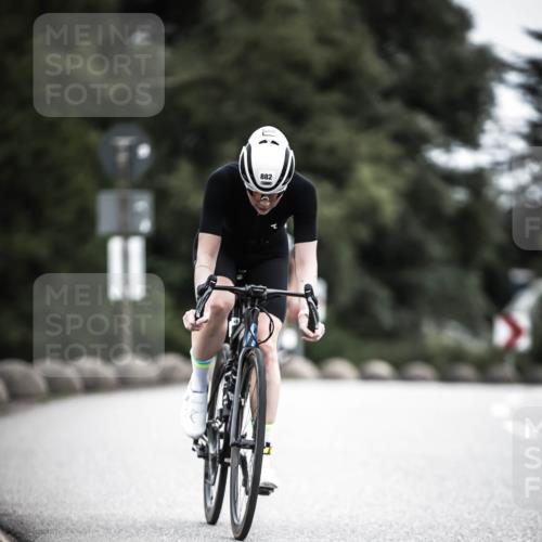 21.06.2026 - 29. Vierlanden-Triathlon H.Heesch http://msf.ph/oto/9851853 21.06.2026 12:05:08 Radfahren 882, 887, 964 meine-sportfotos.de