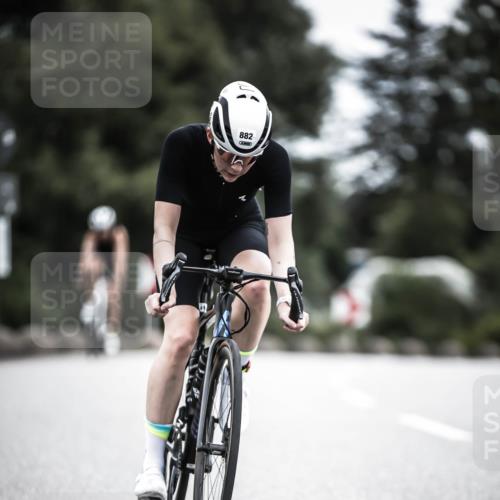 21.06.2026 - 29. Vierlanden-Triathlon H.Heesch http://msf.ph/oto/9851865 21.06.2026 12:05:08 Radfahren 882, 887, 964 meine-sportfotos.de