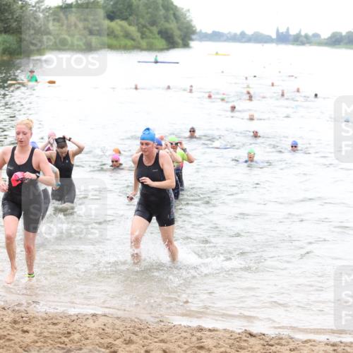 21.06.2026 - 29. Vierlanden-Triathlon Andreas Tolksdorf http://msf.ph/oto/9851867 21.06.2026 10:18:38 Schwimmen 368, 391, 482, 490, 510, 511, 513, 516, 539, 556, 558, 583, 590, 605, 608 meine-sportfotos.de