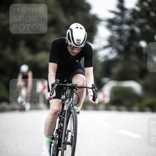 21.06.2026 - 29. Vierlanden-Triathlon H.Heesch http://msf.ph/oto/9851868 21.06.2026 12:05:08 Radfahren 882, 887, 964 meine-sportfotos.de