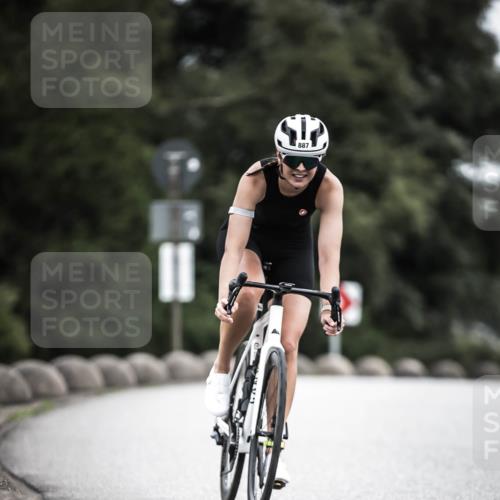 21.06.2026 - 29. Vierlanden-Triathlon H.Heesch http://msf.ph/oto/9851876 21.06.2026 12:05:11 Radfahren 882, 887 meine-sportfotos.de