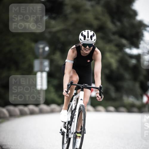 21.06.2026 - 29. Vierlanden-Triathlon H.Heesch http://msf.ph/oto/9851879 21.06.2026 12:05:11 Radfahren 882, 887 meine-sportfotos.de