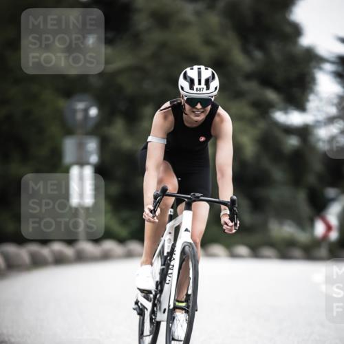 21.06.2026 - 29. Vierlanden-Triathlon H.Heesch http://msf.ph/oto/9851880 21.06.2026 12:05:11 Radfahren 882, 887 meine-sportfotos.de