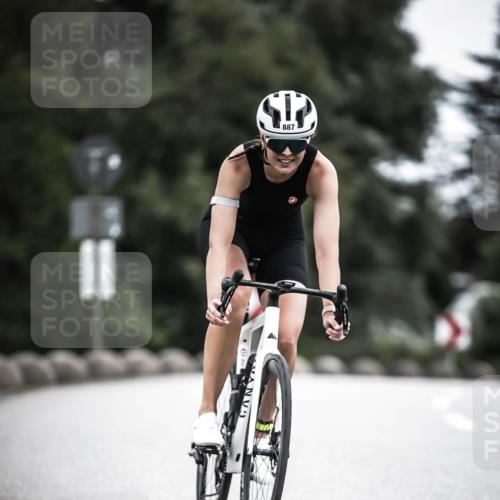 21.06.2026 - 29. Vierlanden-Triathlon H.Heesch http://msf.ph/oto/9851882 21.06.2026 12:05:11 Radfahren 882, 887 meine-sportfotos.de