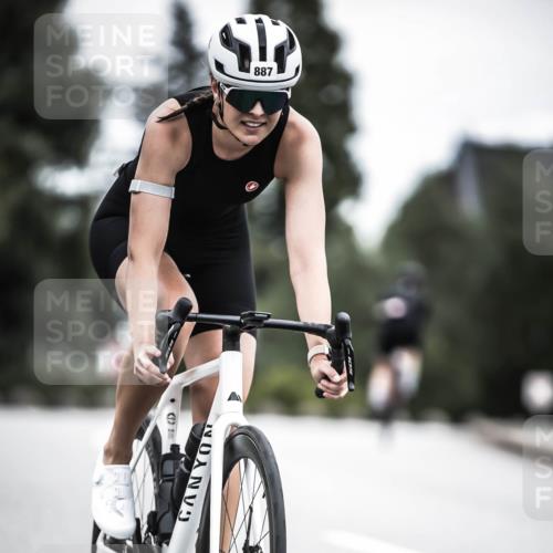 21.06.2026 - 29. Vierlanden-Triathlon H.Heesch http://msf.ph/oto/9851897 21.06.2026 12:05:12 Radfahren 882, 887 meine-sportfotos.de
