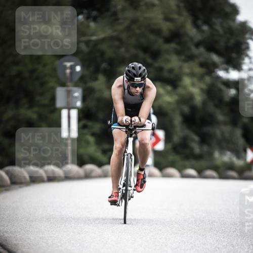 21.06.2026 - 29. Vierlanden-Triathlon H.Heesch http://msf.ph/oto/9851907 21.06.2026 12:05:21 Radfahren 637, 776, 897, 917 meine-sportfotos.de