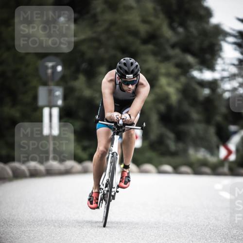 21.06.2026 - 29. Vierlanden-Triathlon H.Heesch http://msf.ph/oto/9851913 21.06.2026 12:05:21 Radfahren 637, 776, 897, 917 meine-sportfotos.de