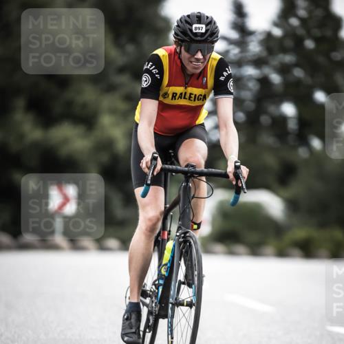 21.06.2026 - 29. Vierlanden-Triathlon H.Heesch http://msf.ph/oto/9851983 21.06.2026 12:05:29 Radfahren 637, 662, 831, 897, 944 meine-sportfotos.de