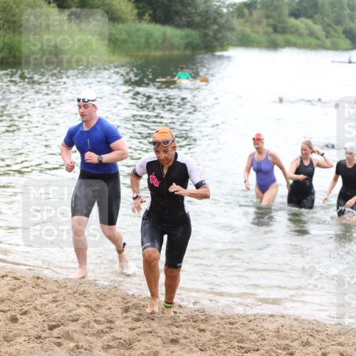 21.06.2026 - 29. Vierlanden-Triathlon Andreas Tolksdorf http://msf.ph/oto/9852027 21.06.2026 10:18:56 Schwimmen 355, 492, 497, 524, 551, 561, 570, 595, 615 meine-sportfotos.de