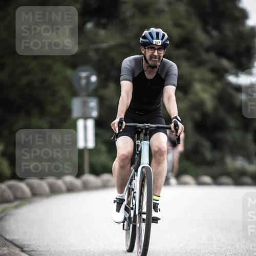 21.06.2026 - 29. Vierlanden-Triathlon H.Heesch http://msf.ph/oto/9852036 21.06.2026 12:05:42 Radfahren 721, 767, 842, 849, 874, 879, 918 meine-sportfotos.de