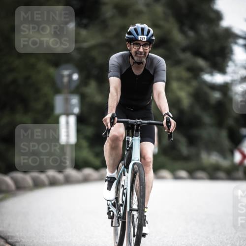 21.06.2026 - 29. Vierlanden-Triathlon H.Heesch http://msf.ph/oto/9852039 21.06.2026 12:05:42 Radfahren 721, 767, 842, 849, 874, 879, 918 meine-sportfotos.de
