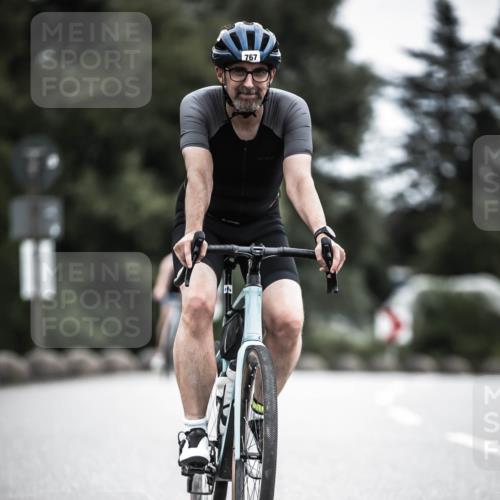21.06.2026 - 29. Vierlanden-Triathlon H.Heesch http://msf.ph/oto/9852048 21.06.2026 12:05:43 Radfahren 721, 767, 842, 849, 874, 879, 918 meine-sportfotos.de