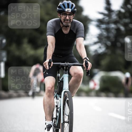 21.06.2026 - 29. Vierlanden-Triathlon H.Heesch http://msf.ph/oto/9852050 21.06.2026 12:05:43 Radfahren 721, 767, 842, 849, 874, 879, 918 meine-sportfotos.de