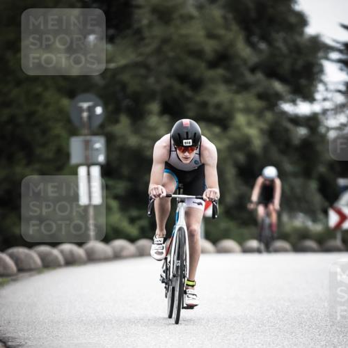 21.06.2026 - 29. Vierlanden-Triathlon H.Heesch http://msf.ph/oto/9852064 21.06.2026 12:05:45 Radfahren 721, 767, 842, 879, 918 meine-sportfotos.de