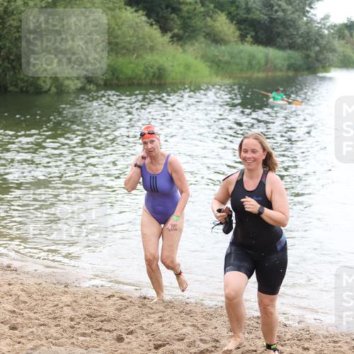 21.06.2026 - 29. Vierlanden-Triathlon Andreas Tolksdorf http://msf.ph/oto/9852073 21.06.2026 10:19:02 Schwimmen 355, 497, 512, 519, 535, 561, 570, 595, 615 meine-sportfotos.de
