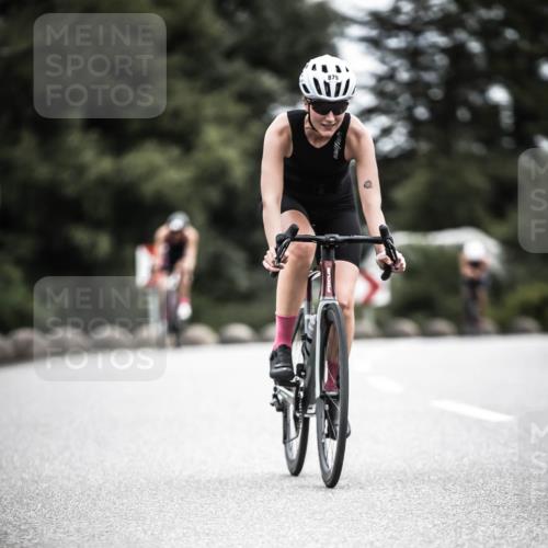 21.06.2026 - 29. Vierlanden-Triathlon H.Heesch http://msf.ph/oto/9852102 21.06.2026 12:05:49 Radfahren 721, 827, 879, 918, 942, 955 meine-sportfotos.de
