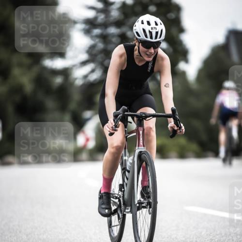 21.06.2026 - 29. Vierlanden-Triathlon H.Heesch http://msf.ph/oto/9852115 21.06.2026 12:05:49 Radfahren 721, 827, 879, 918, 942, 955 meine-sportfotos.de