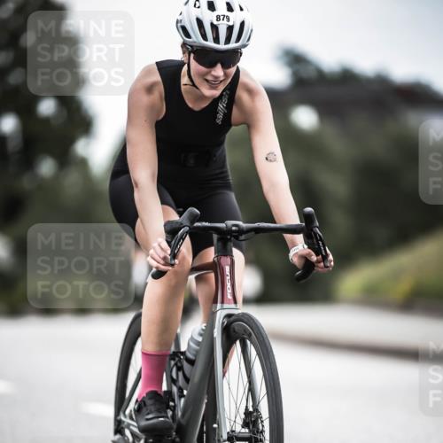 21.06.2026 - 29. Vierlanden-Triathlon H.Heesch http://msf.ph/oto/9852128 21.06.2026 12:05:50 Radfahren 721, 827, 879, 942, 955 meine-sportfotos.de