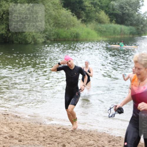 21.06.2026 - 29. Vierlanden-Triathlon Andreas Tolksdorf http://msf.ph/oto/9852227 21.06.2026 10:19:28 Schwimmen 498, 502, 518, 522, 523, 527, 534, 548, 566, 580, 581, 594, 603, 1357 meine-sportfotos.de