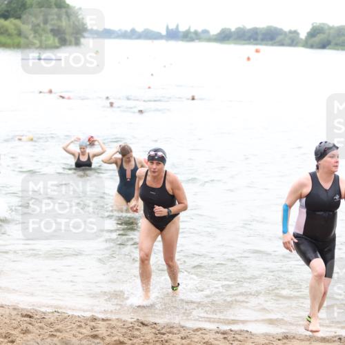 21.06.2026 - 29. Vierlanden-Triathlon Andreas Tolksdorf http://msf.ph/oto/9852241 21.06.2026 10:19:32 Schwimmen 498, 505, 518, 522, 523, 527, 534, 548, 566, 579, 580, 581, 594, 603, 1357 meine-sportfotos.de