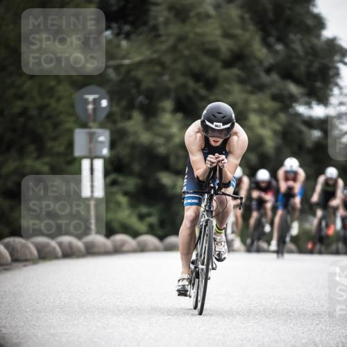 21.06.2026 - 29. Vierlanden-Triathlon H.Heesch http://msf.ph/oto/9852267 21.06.2026 12:06:07 Radfahren 248, 264, 706, 752, 829, 913, 919, 941, 954, 956, 957, 963, 965, 966, 972, 975 meine-sportfotos.de