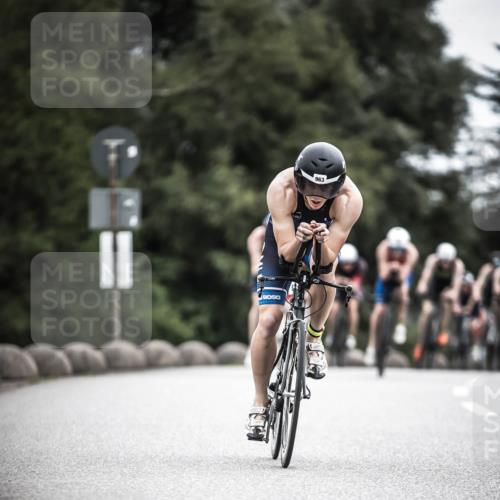 21.06.2026 - 29. Vierlanden-Triathlon H.Heesch http://msf.ph/oto/9852270 21.06.2026 12:06:07 Radfahren 248, 264, 706, 752, 829, 913, 919, 941, 954, 956, 957, 963, 965, 966, 972, 975 meine-sportfotos.de