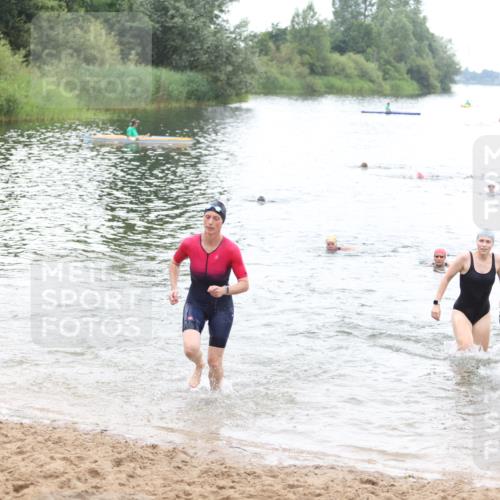 21.06.2026 - 29. Vierlanden-Triathlon Andreas Tolksdorf http://msf.ph/oto/9852287 21.06.2026 10:19:38 Schwimmen 498, 505, 523, 534, 579, 580, 581, 594, 1357 meine-sportfotos.de